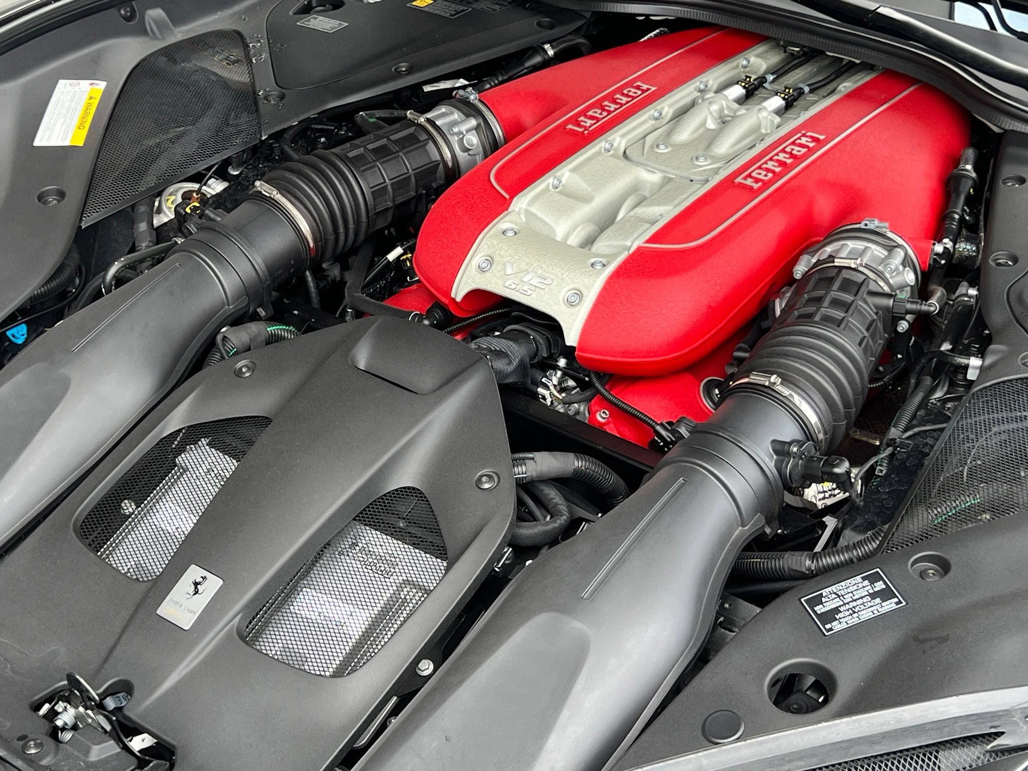 Used 2020 Ferrari 812 Superfast RWD image 43