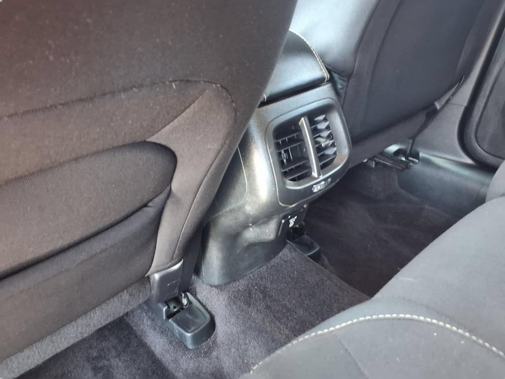 Used 2016 Jeep Cherokee Latitude w/ Safety/Convenience Group FWD image 23