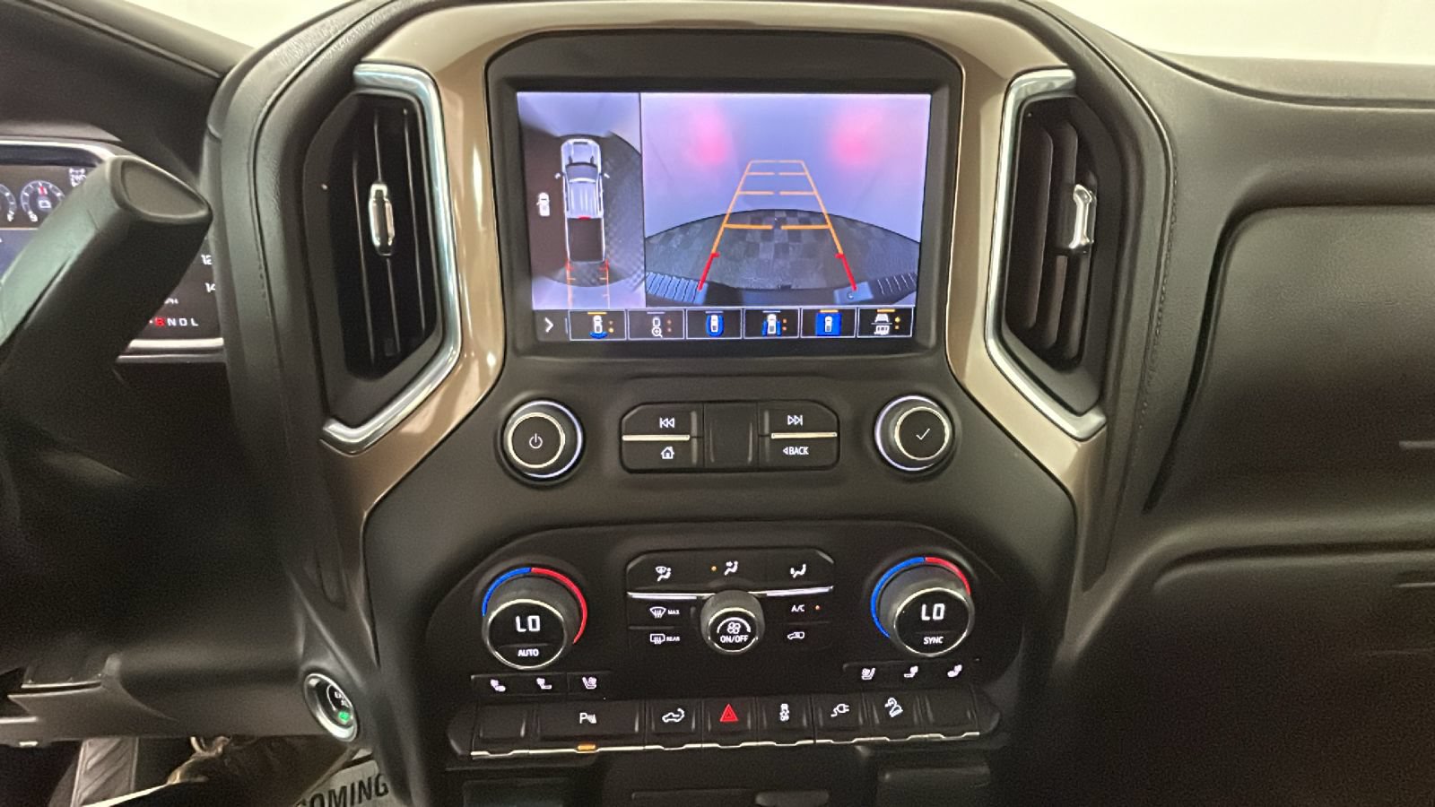 Used 2023 Chevrolet Silverado 2500 High Country w/ Z71 Off-Road Package AWD/4WD image 27
