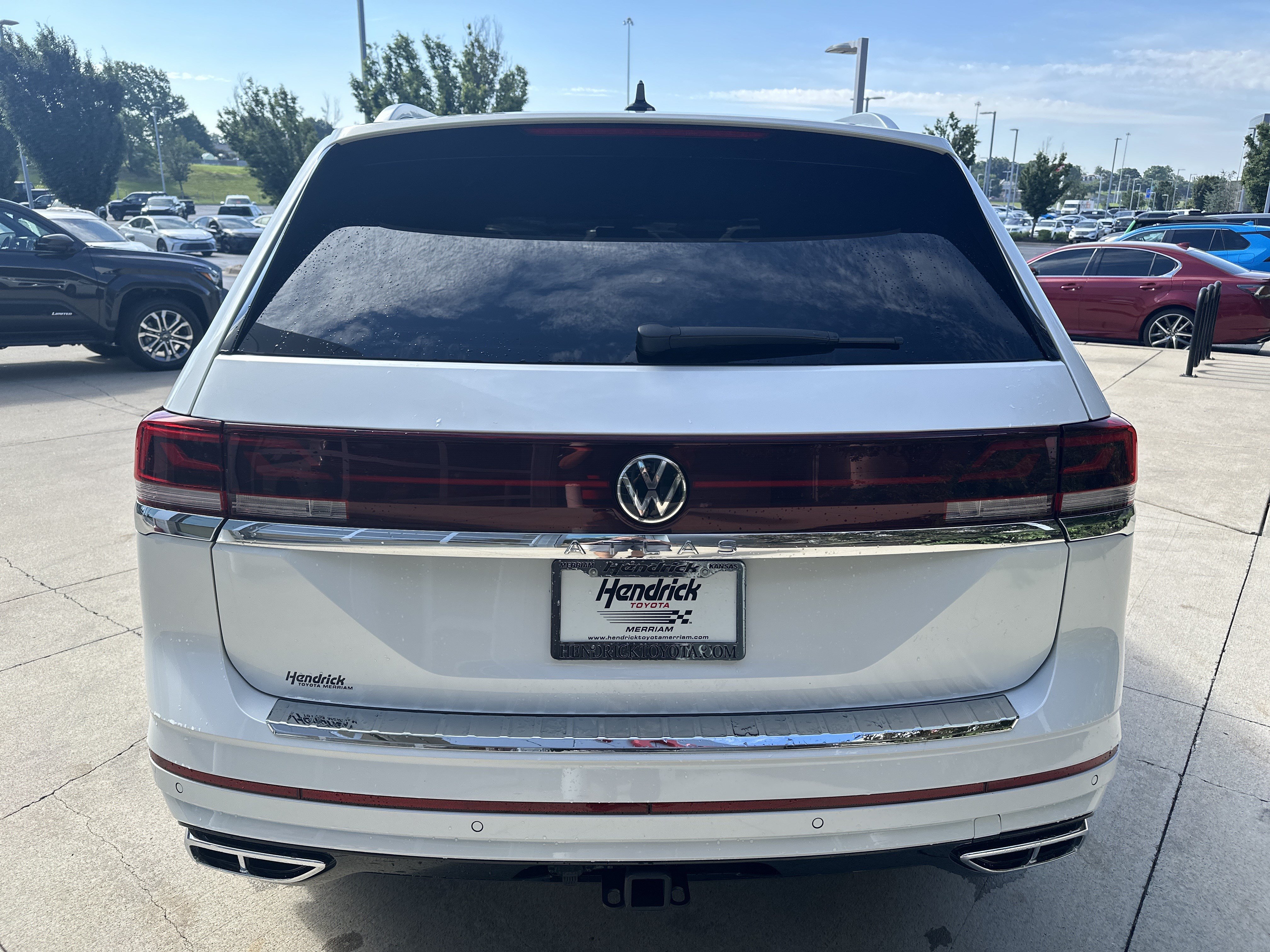 Used 2024 Volkswagen Atlas SEL Premium R-Line AWD/4WD image 8