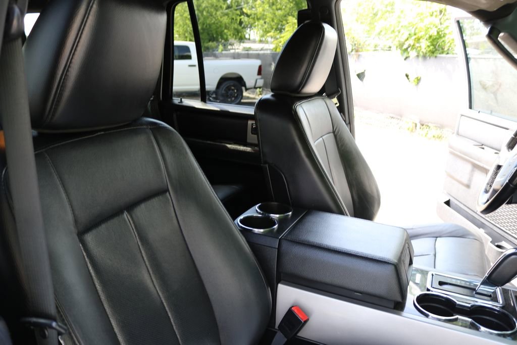 Used 2017 Ford Expedition Limited w/ Equipment Group 301A RWD image 24