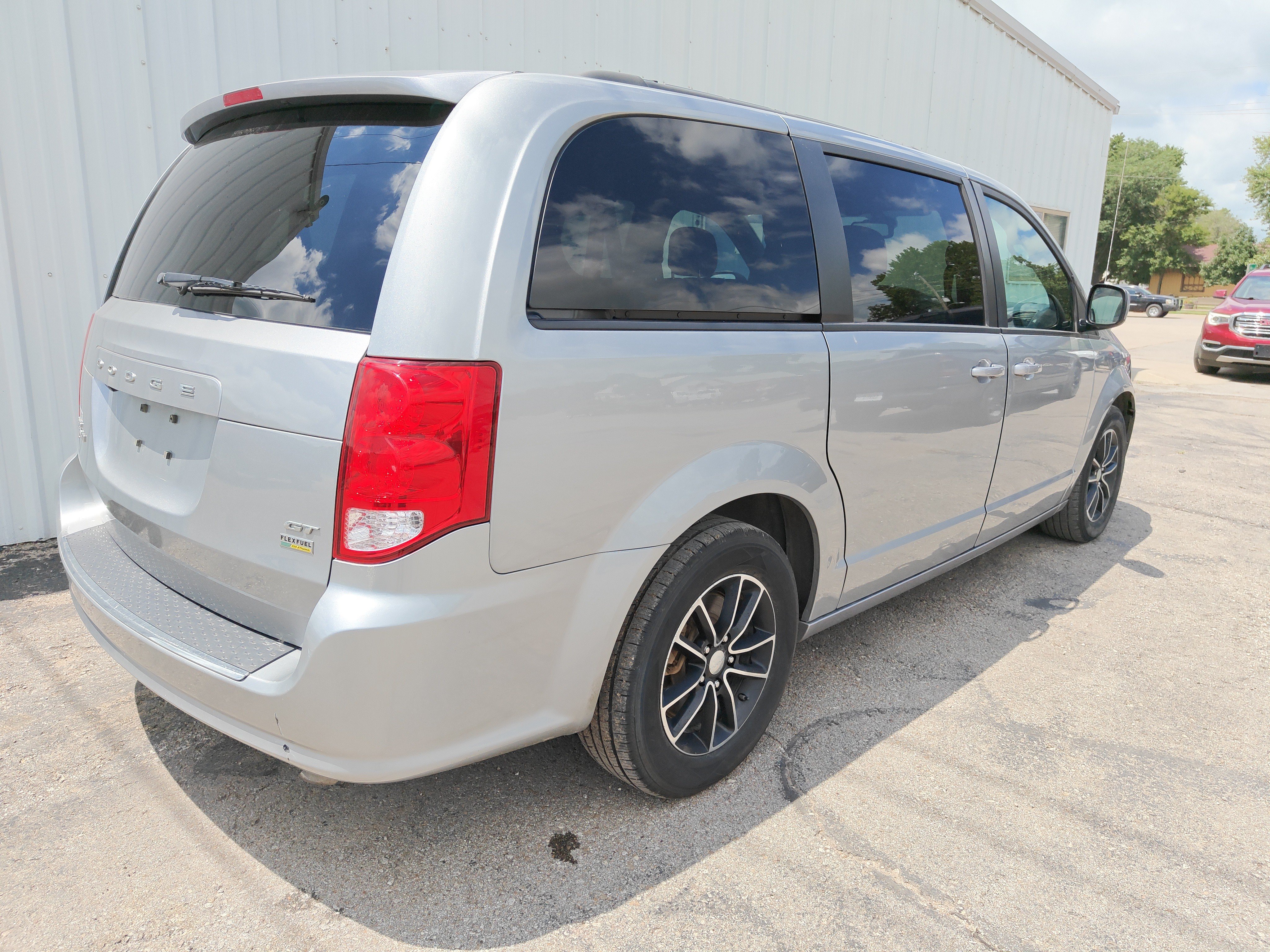 Used 2019 Dodge Grand Caravan GT FWD image 14