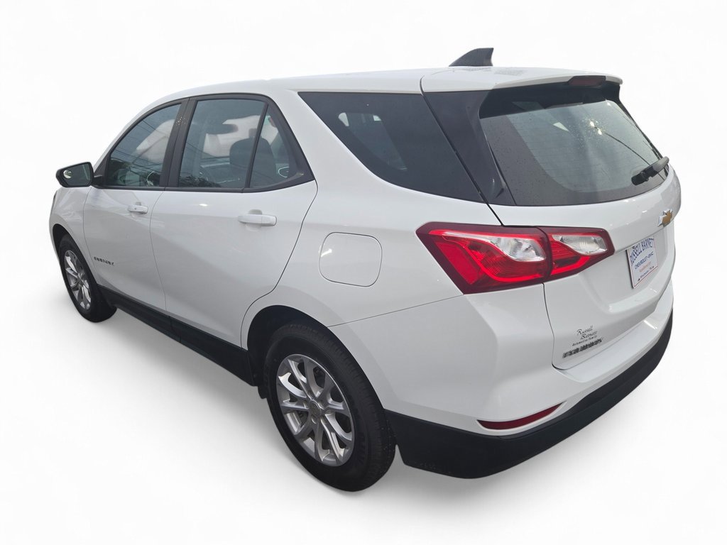 Used 2021 Chevrolet Equinox LS image 3