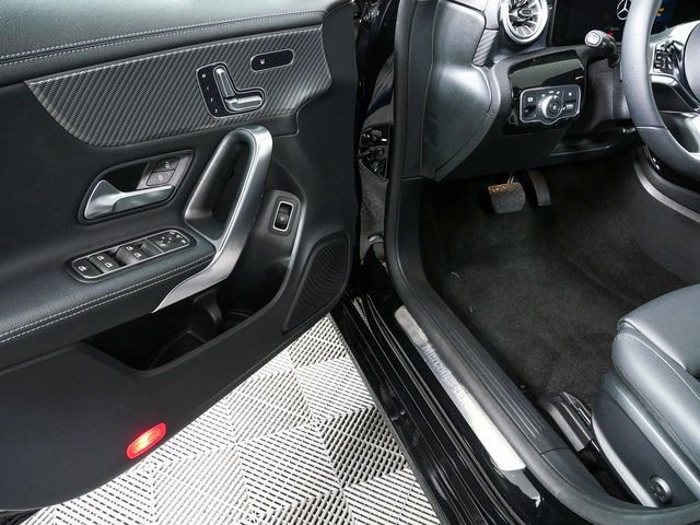 Used 2024 Mercedes-Benz CLA 250 image 7