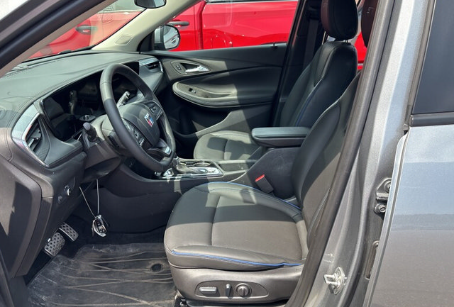 Used 2025 Buick Encore GX Sport Touring w/ Comfort Package FWD image 7