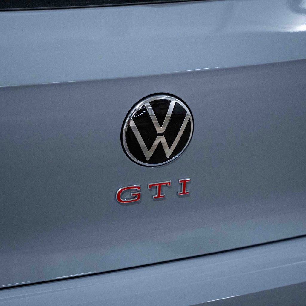 New 2026 Volkswagen GTI SE FWD image 6