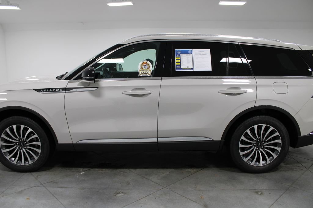 Used 2024 Lincoln Aviator Reserve w/ Equipment Group 201A image 6