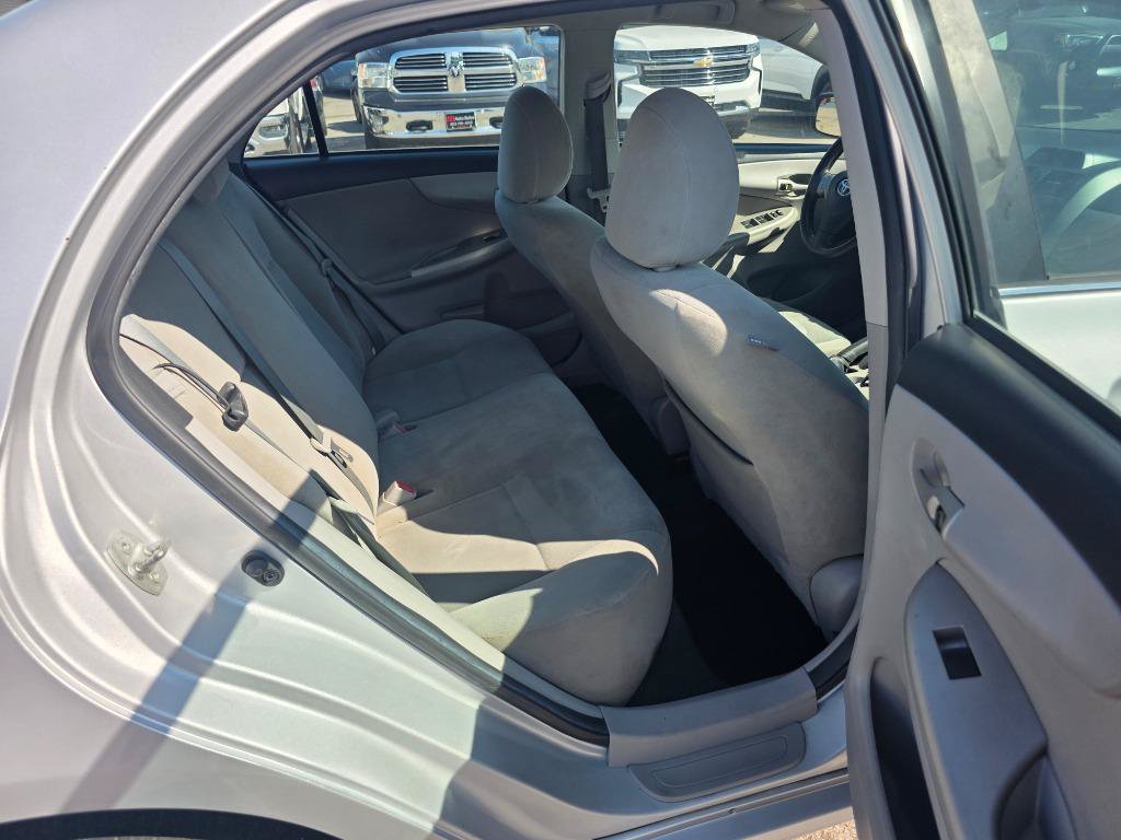 Used 2013 Toyota Corolla LE FWD image 11
