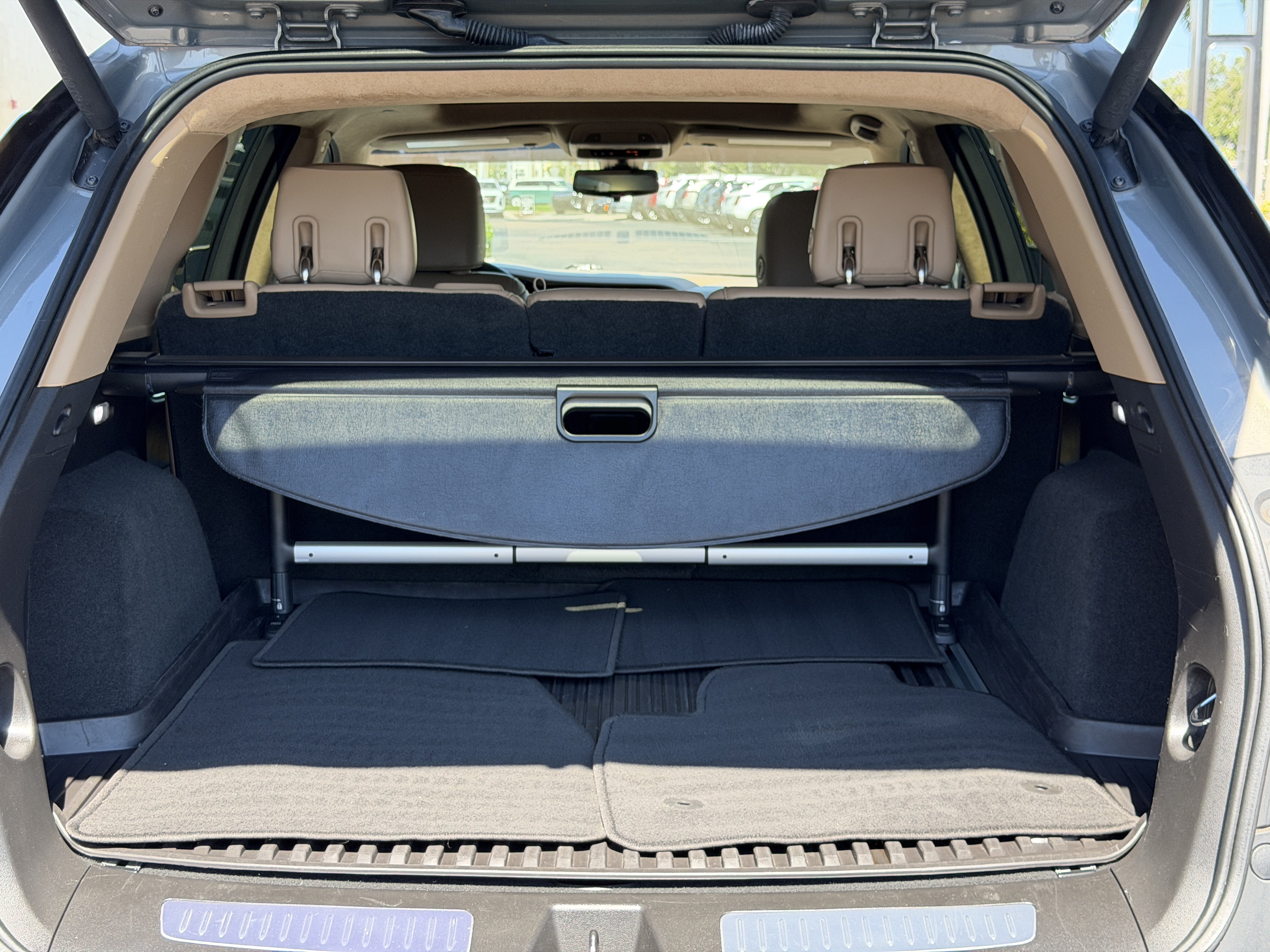 Used 2018 Cadillac XT5 Platinum w/ Driver Assist Package AWD/4WD image 10