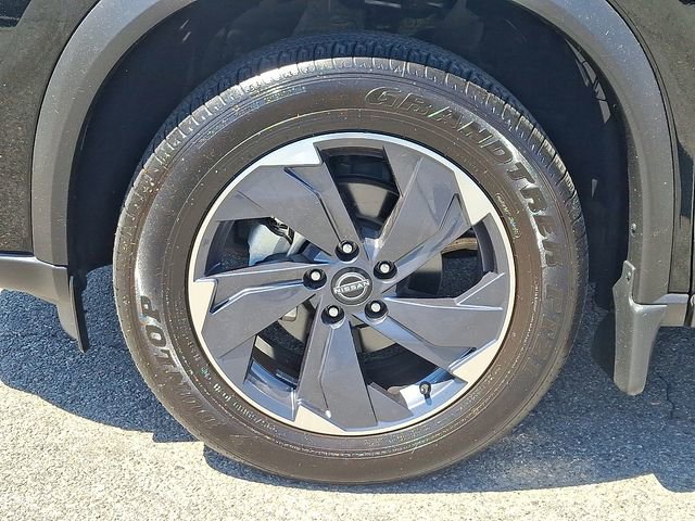 Used 2025 Nissan Rogue SV AWD/4WD image 8