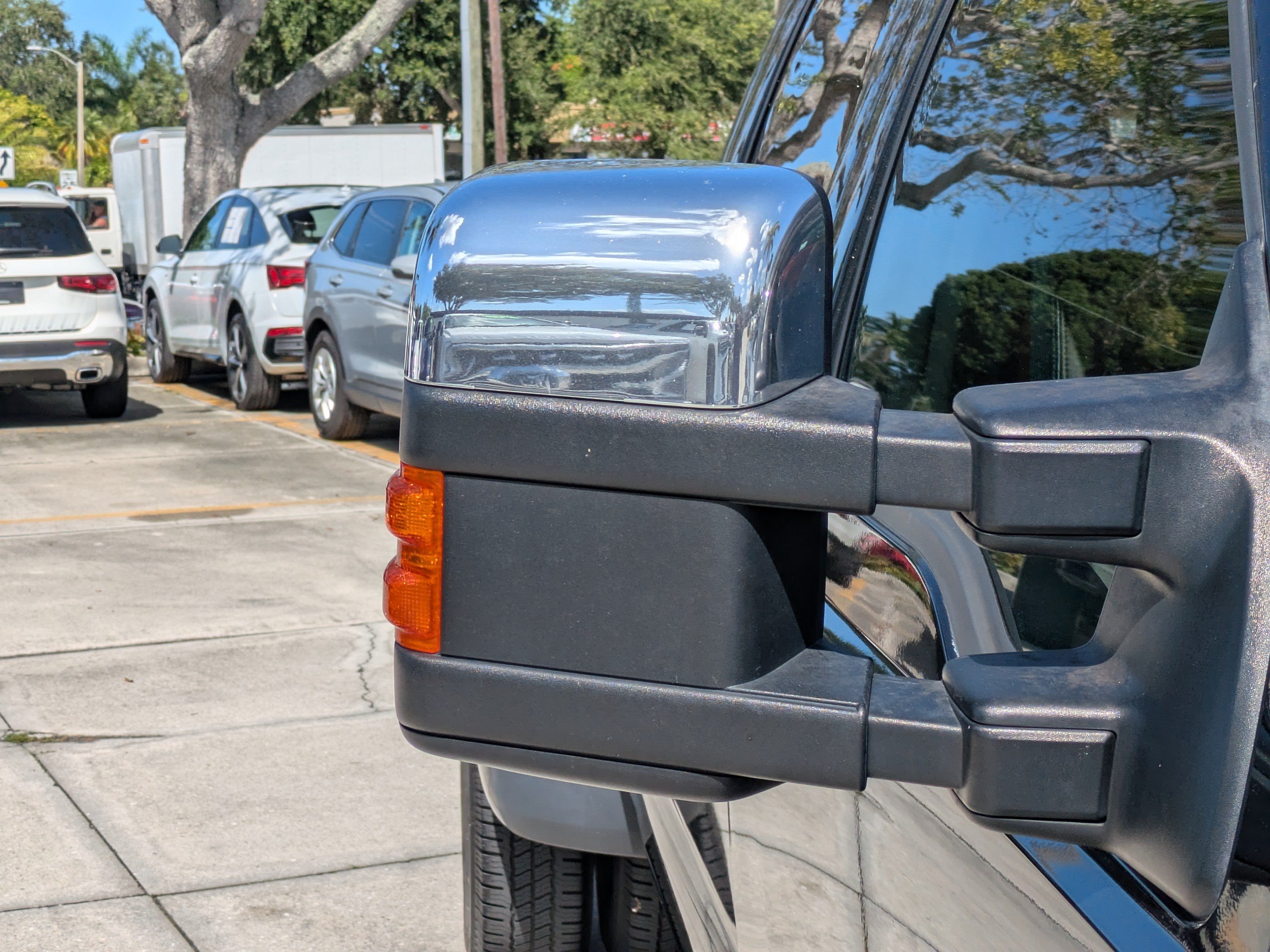 Used 2013 Ford F350 Platinum AWD/4WD image 10