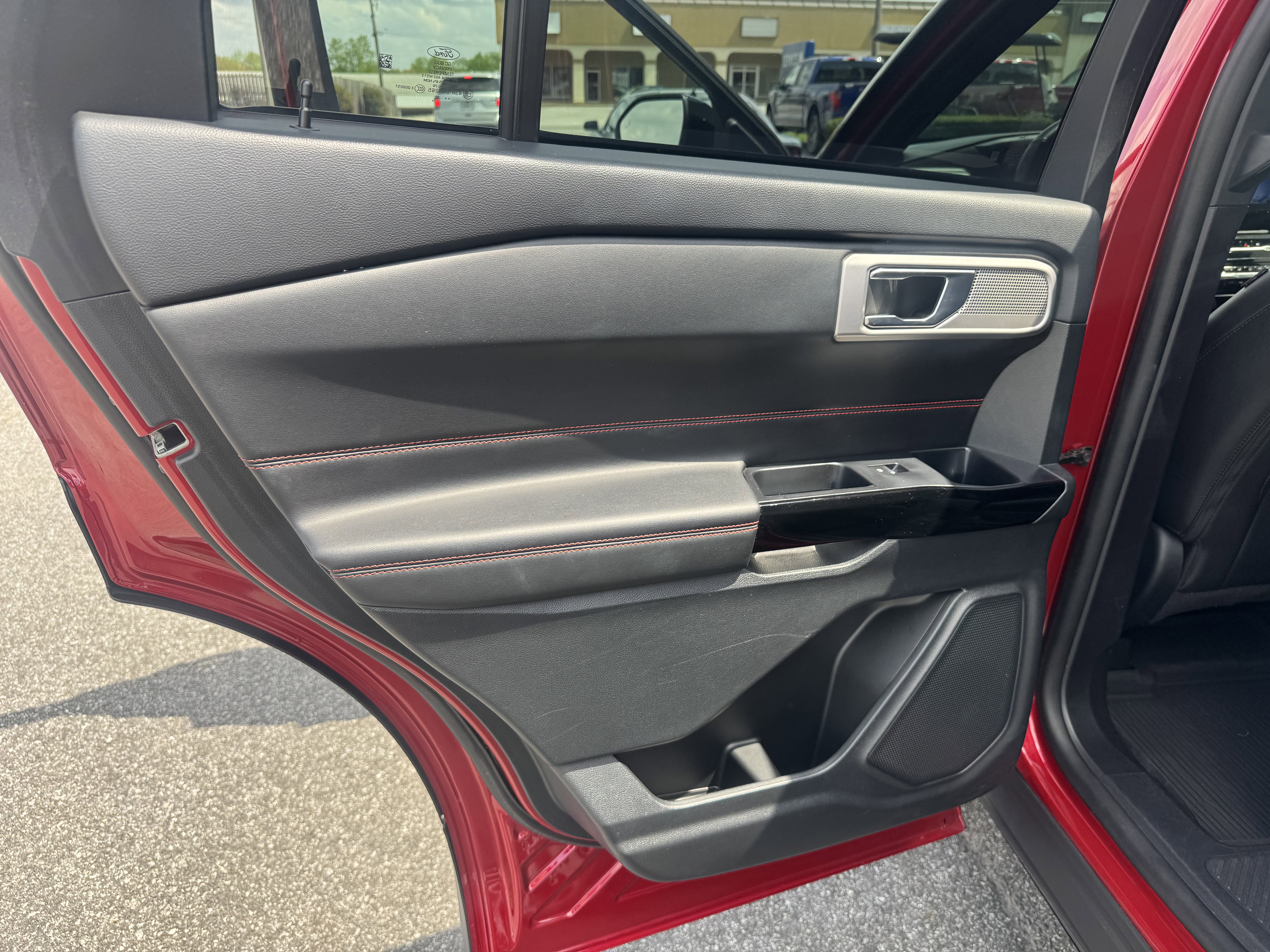 Used 2022 Ford Explorer ST-Line image 8