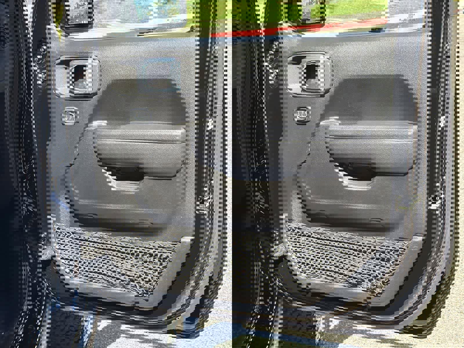 Used 2024 Jeep Wrangler Unlimited Rubicon w/ Technology Group image 31