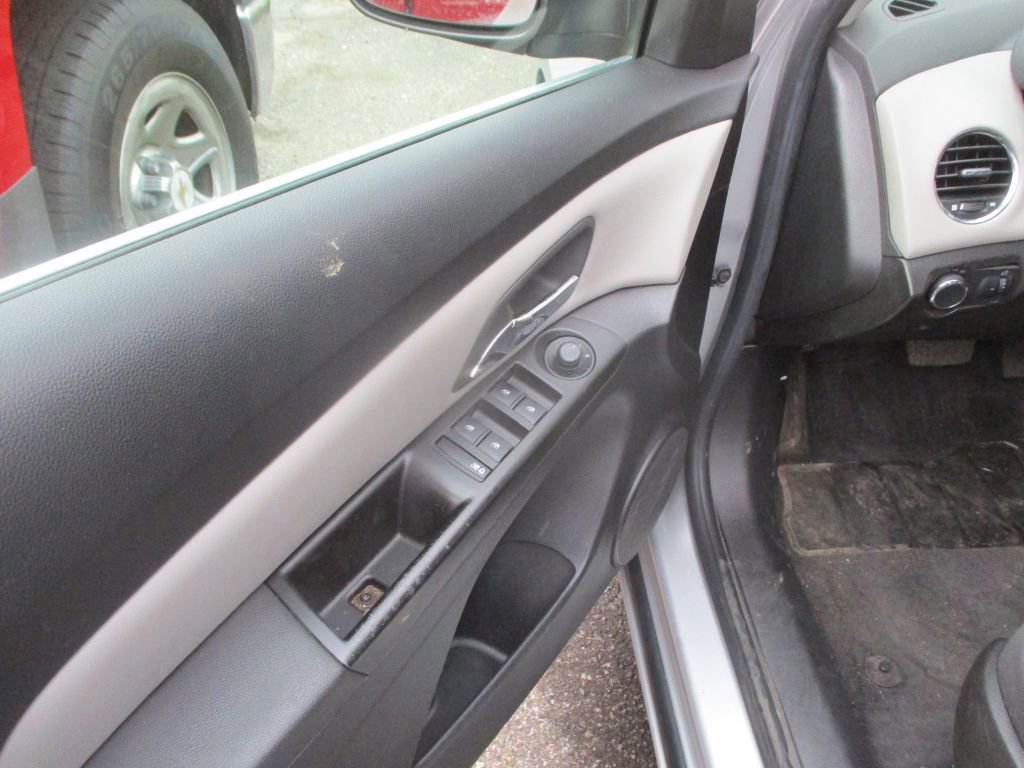 Used 2012 Chevrolet Cruze LS w/ Connectivity Package FWD image 10