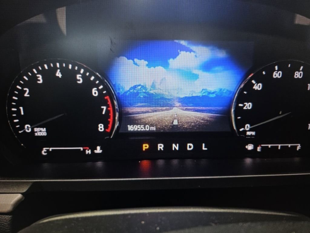 Used 2024 Ford Explorer XLT image 8