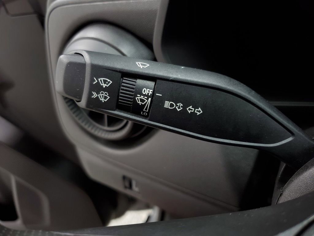 Used 2023 Chevrolet Colorado Trail Boss w/ Technology Package image 30