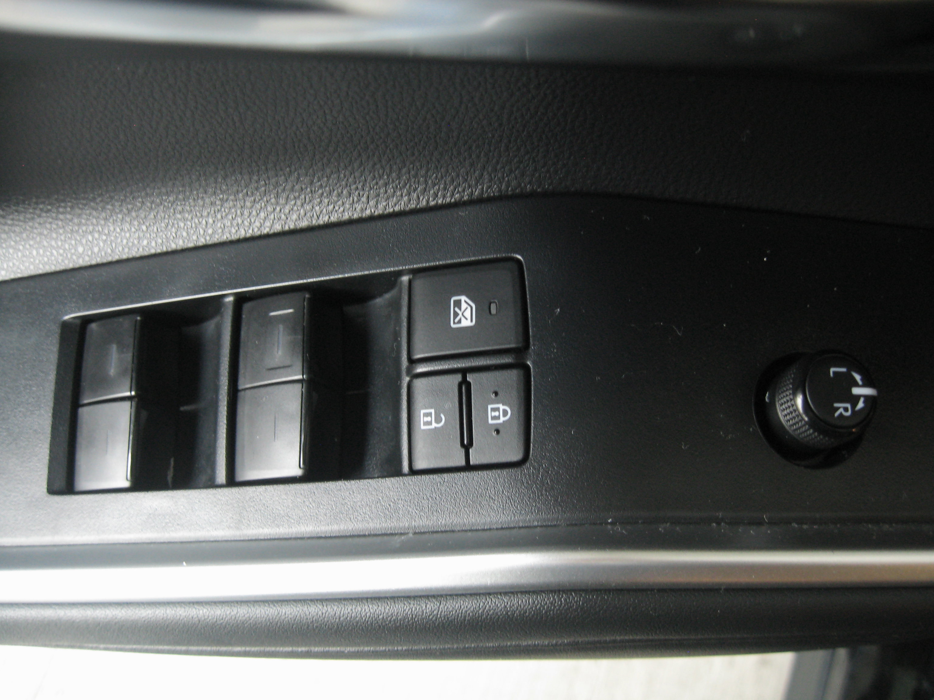 Used 2023 Toyota Highlander XLE image 13