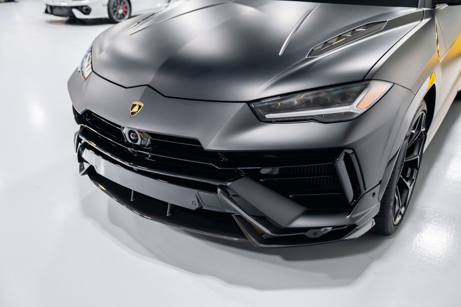 Used 2024 Lamborghini Urus Performante AWD/4WD image 30