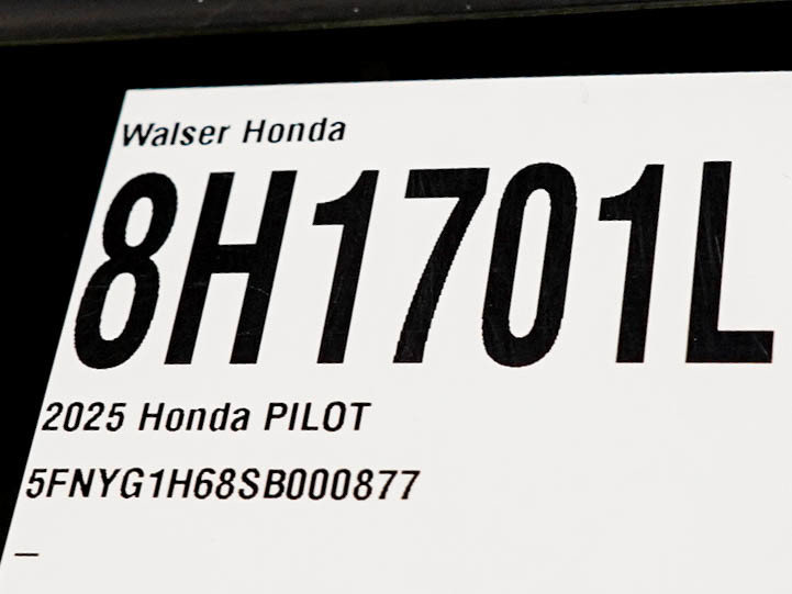 Used 2025 Honda Pilot TrailSport image 32