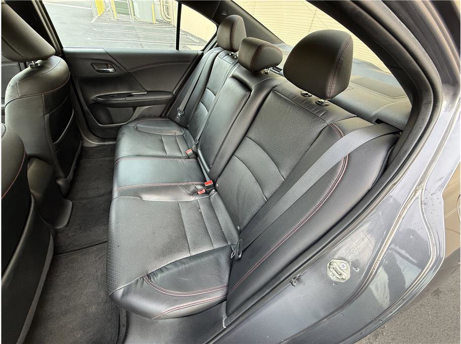Used 2017 Honda Accord Sport Special Edition image 18