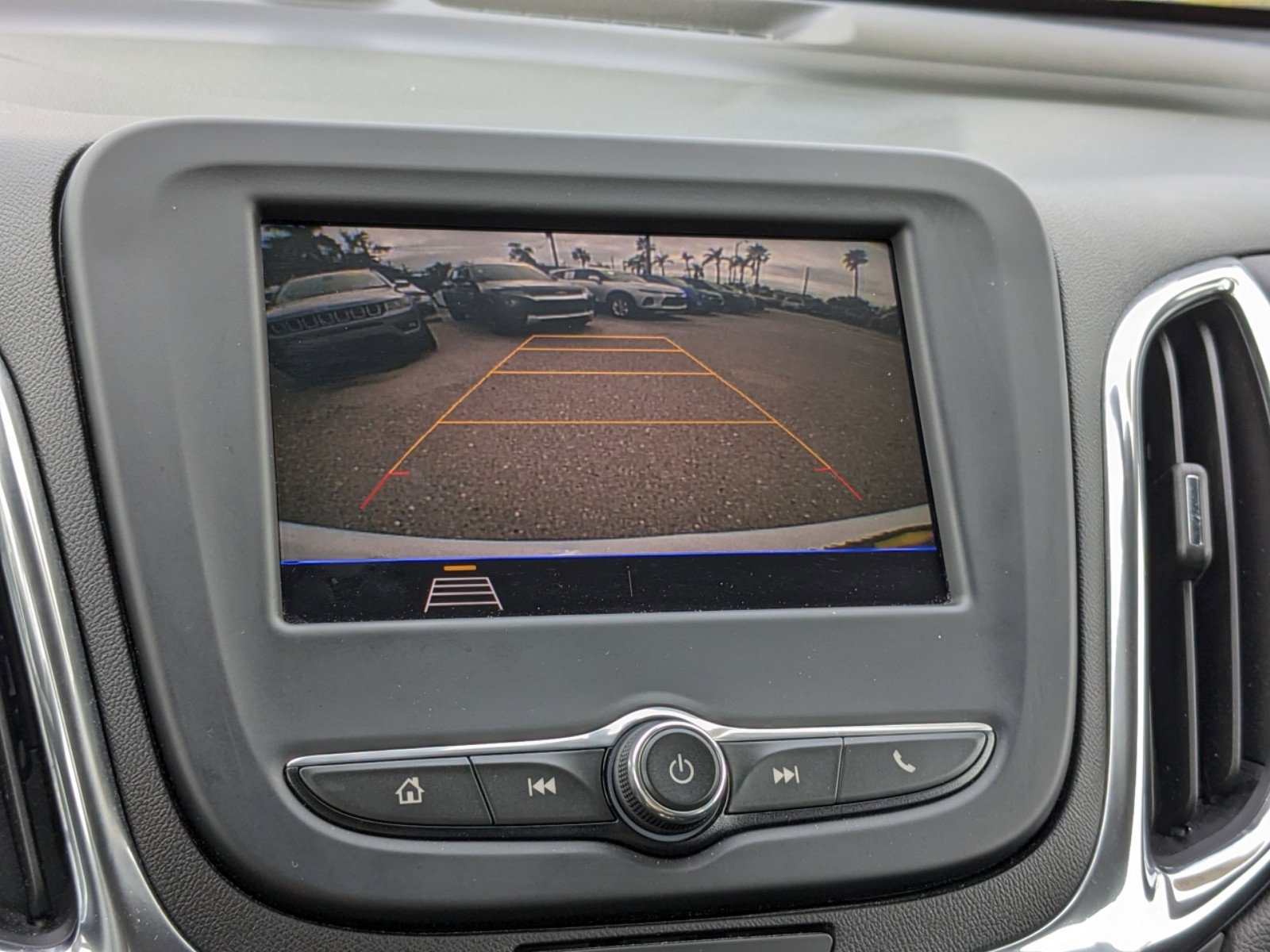 Used 2021 Chevrolet Equinox LT image 22