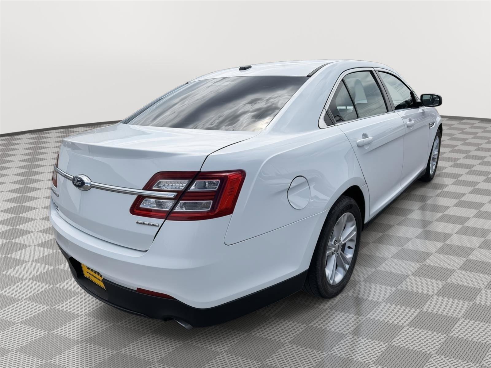 Used 2018 Ford Taurus SE FWD image 6