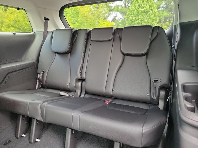 New 2027 Kia Carnival SX w/ Dark Edition Package FWD image 10