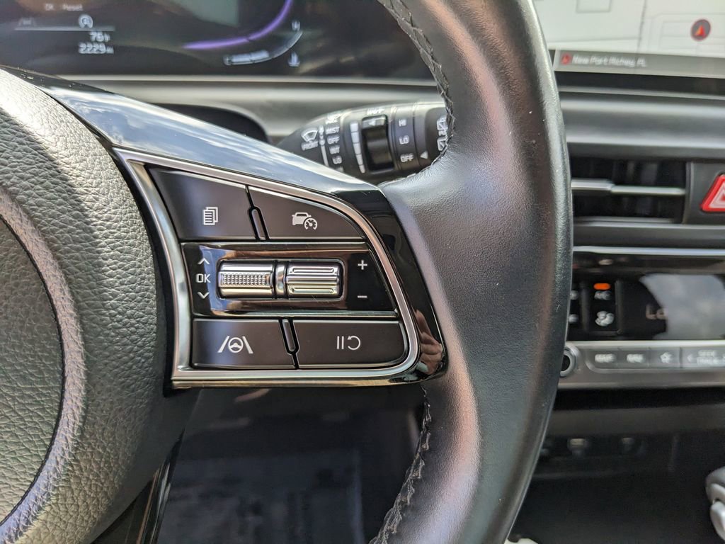 Certified 2025 Kia Seltos S image 31