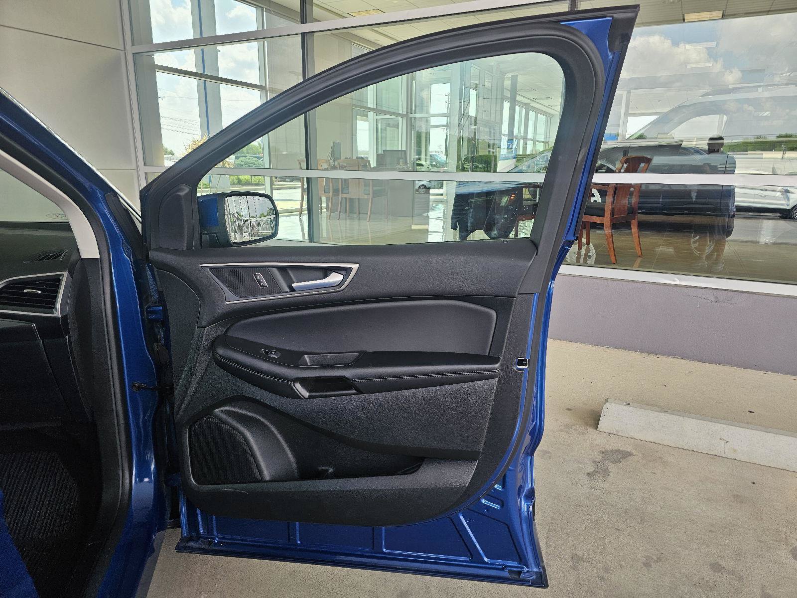 Used 2022 Ford Edge SEL w/ Convenience Package AWD/4WD image 12