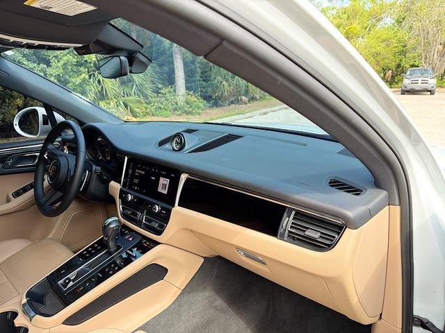 Used 2023 Porsche Macan Turbo image 14