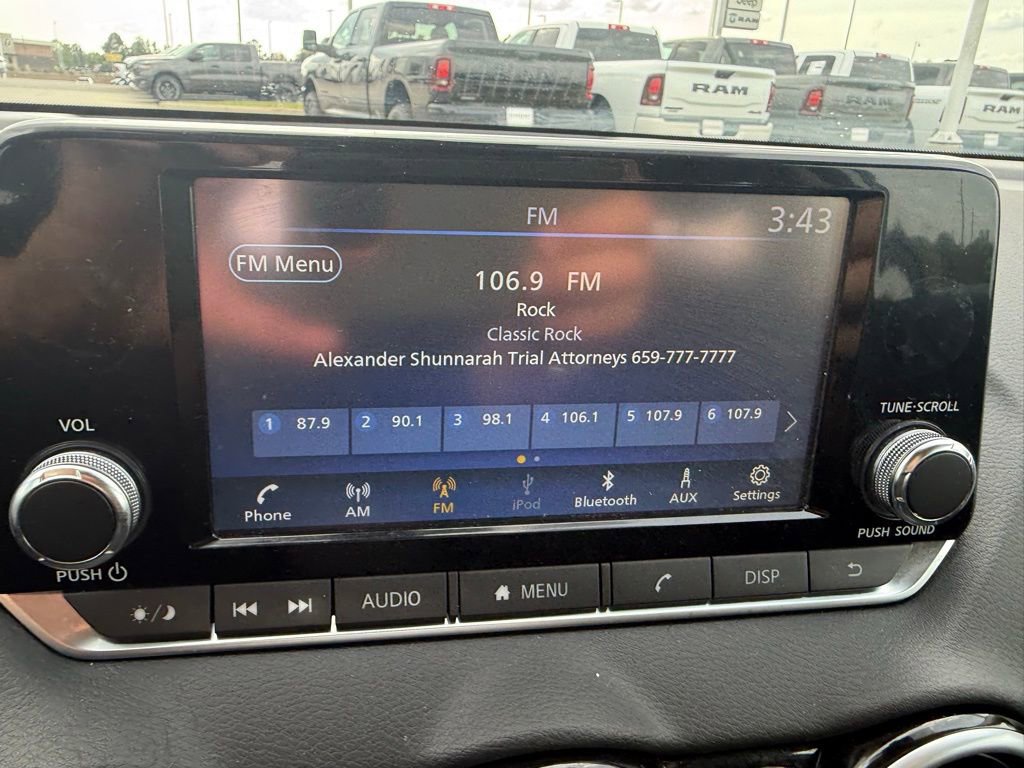 Used 2025 Nissan Sentra S image 19