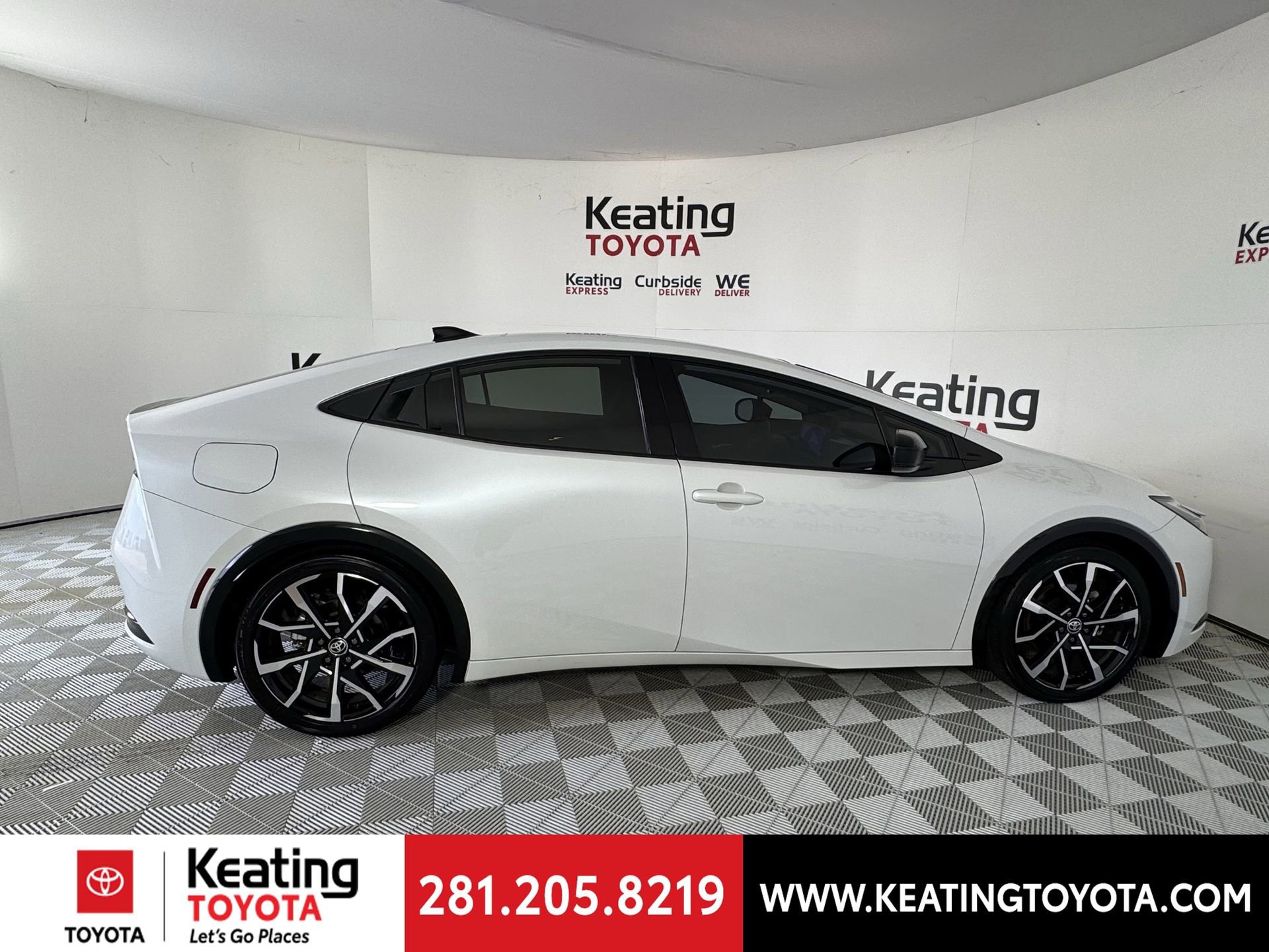 Used 2024 Toyota Prius Prime Premium image 4