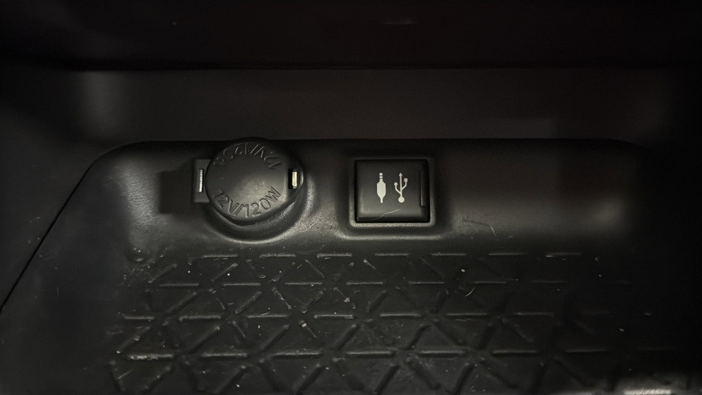 Used 2019 Toyota RAV4 XLE FWD image 30