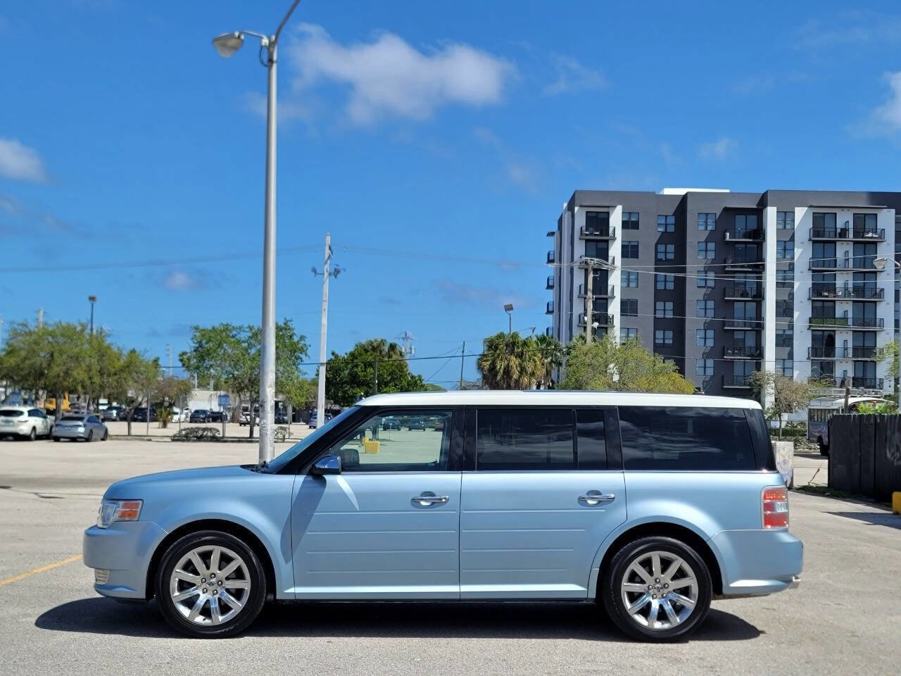 Used 2009 Ford Flex Limited FWD image 7
