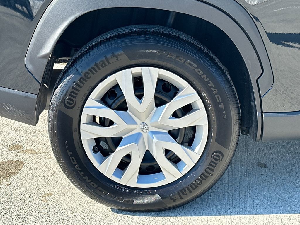 Certified 2025 Toyota Corolla Cross L image 7