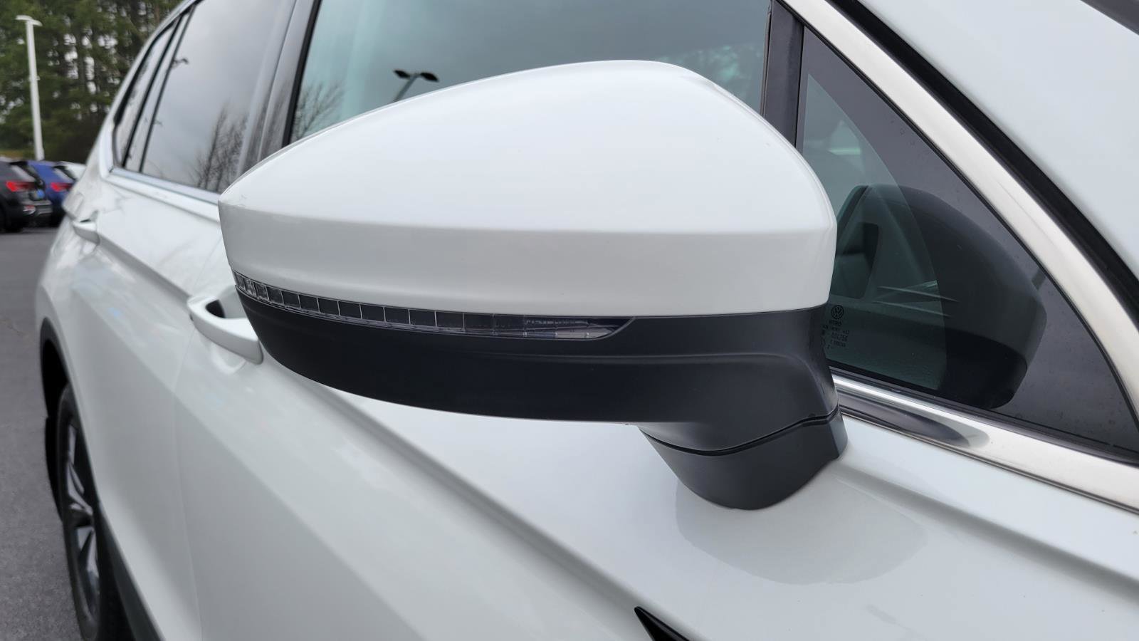 Certified 2023 Volkswagen Tiguan SE w/ Panoramic Sunroof Package image 9