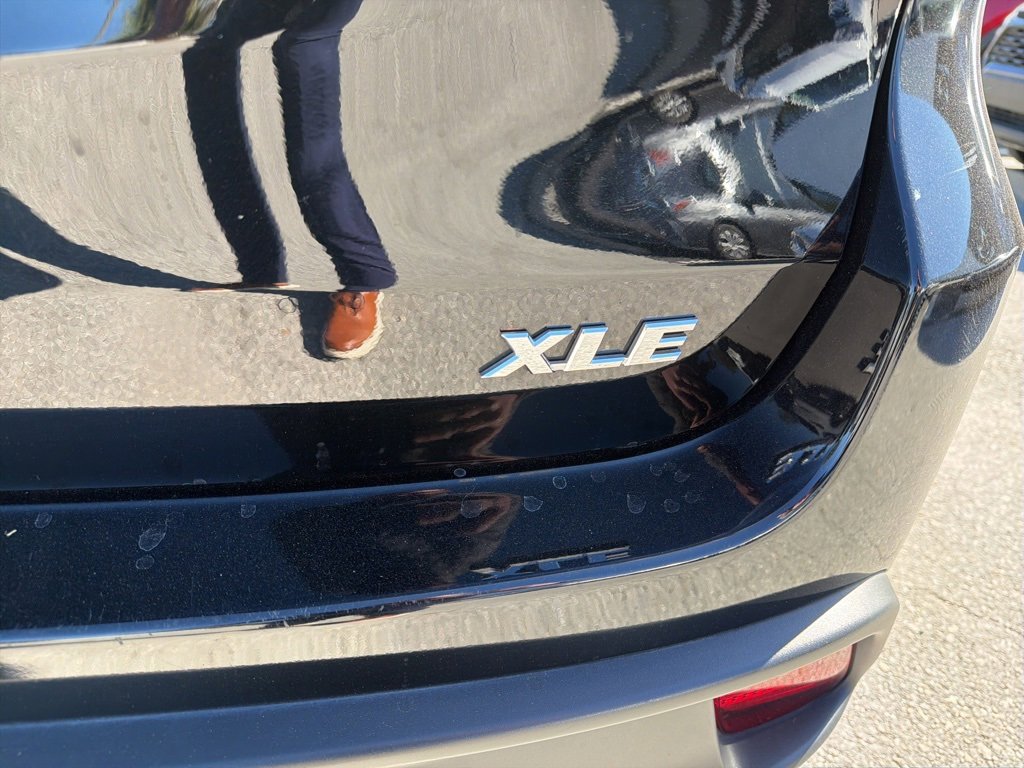 Used 2016 Toyota Highlander XLE image 7