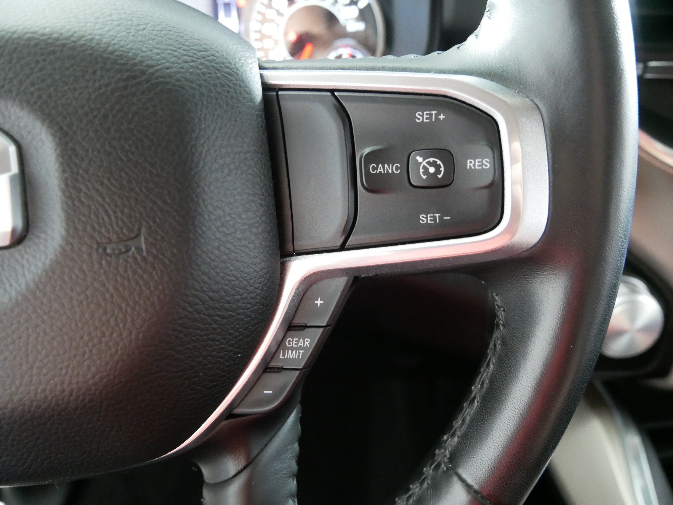 Used 2021 RAM 1500 Laramie AWD/4WD image 28