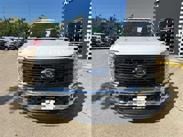 New 2026 Ford F350 XL w/ FX4 Off-Road Package image 2