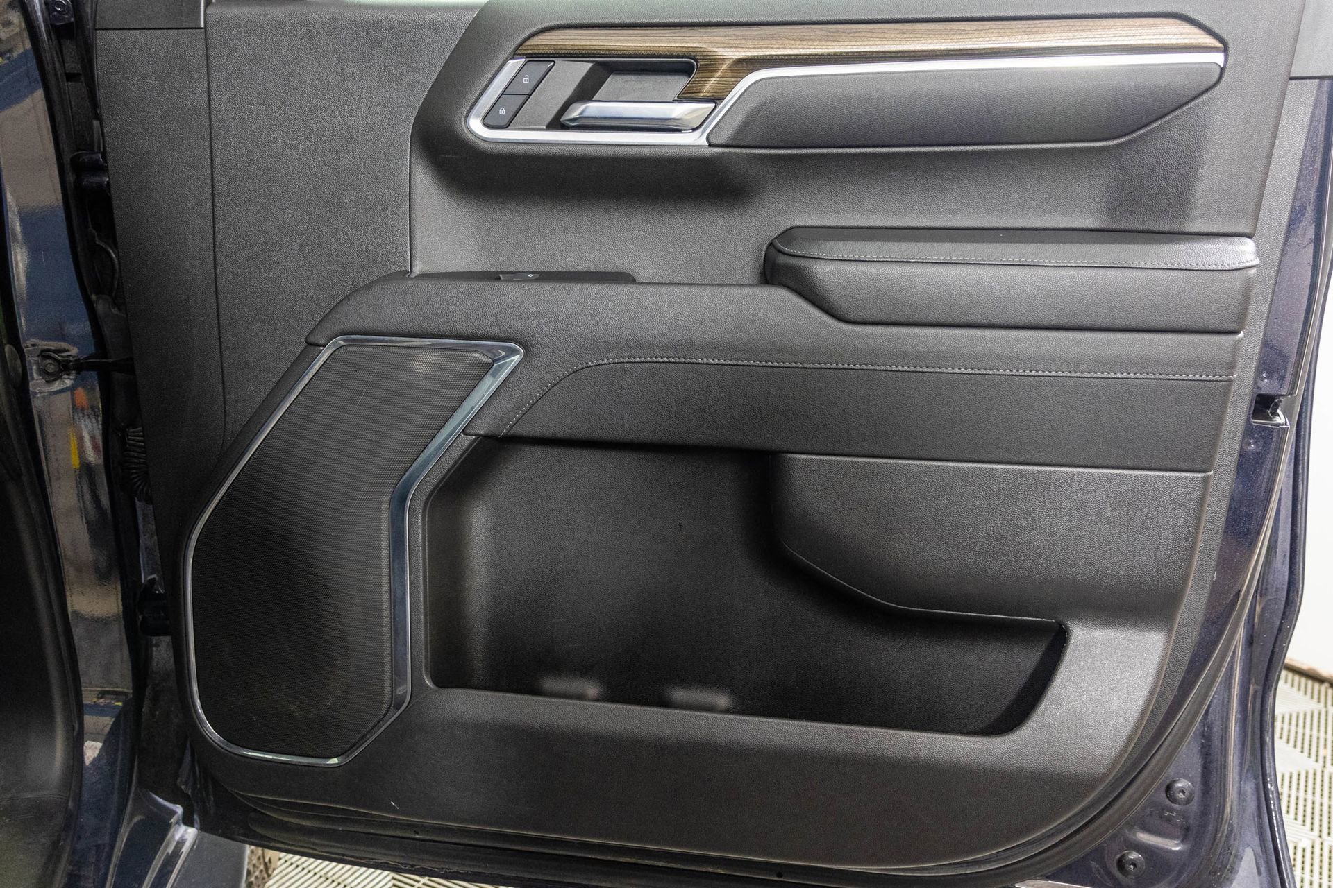 Used 2023 Chevrolet Silverado 1500 LT image 45