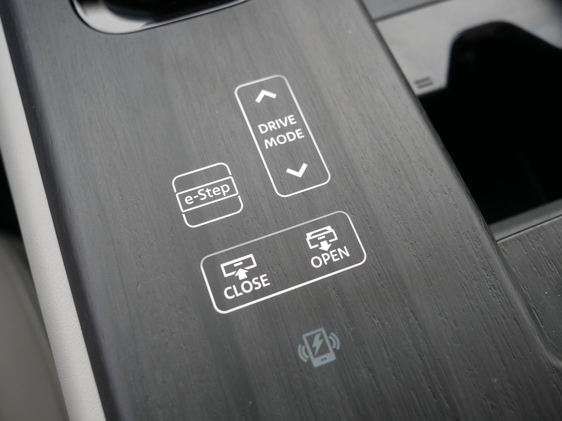 Certified 2023 Nissan Ariya AWD image 31