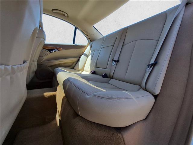 Used 2009 Mercedes-Benz E 350 Sedan image 17