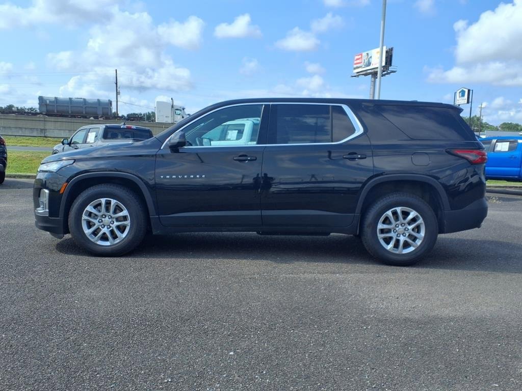 Used 2022 Chevrolet Traverse LS image 6