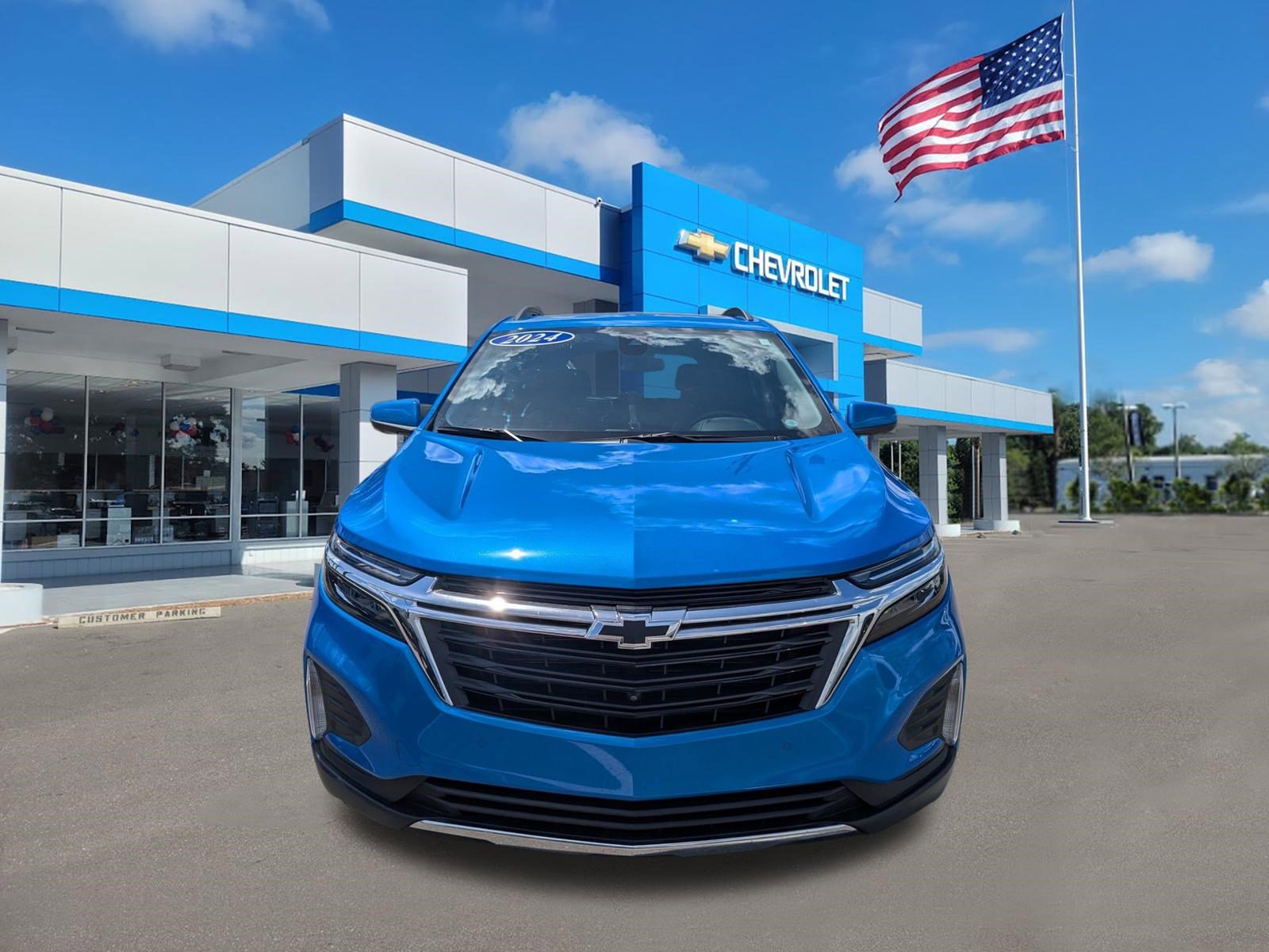 Used 2024 Chevrolet Equinox LT image 2