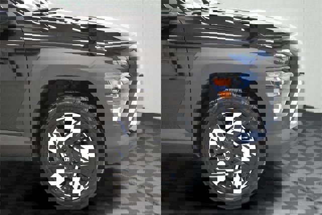 Used 2025 Hyundai Kona SEL image 10