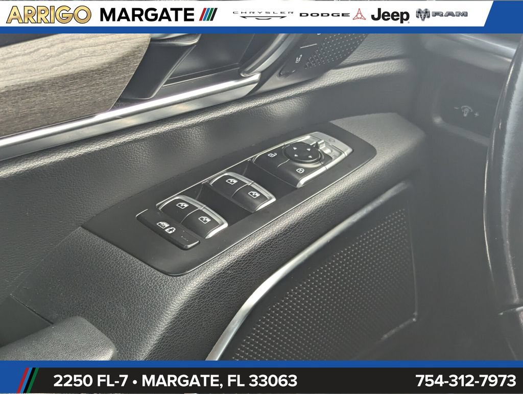 Used 2022 Kia Telluride SX w/ Towing Package FWD image 18
