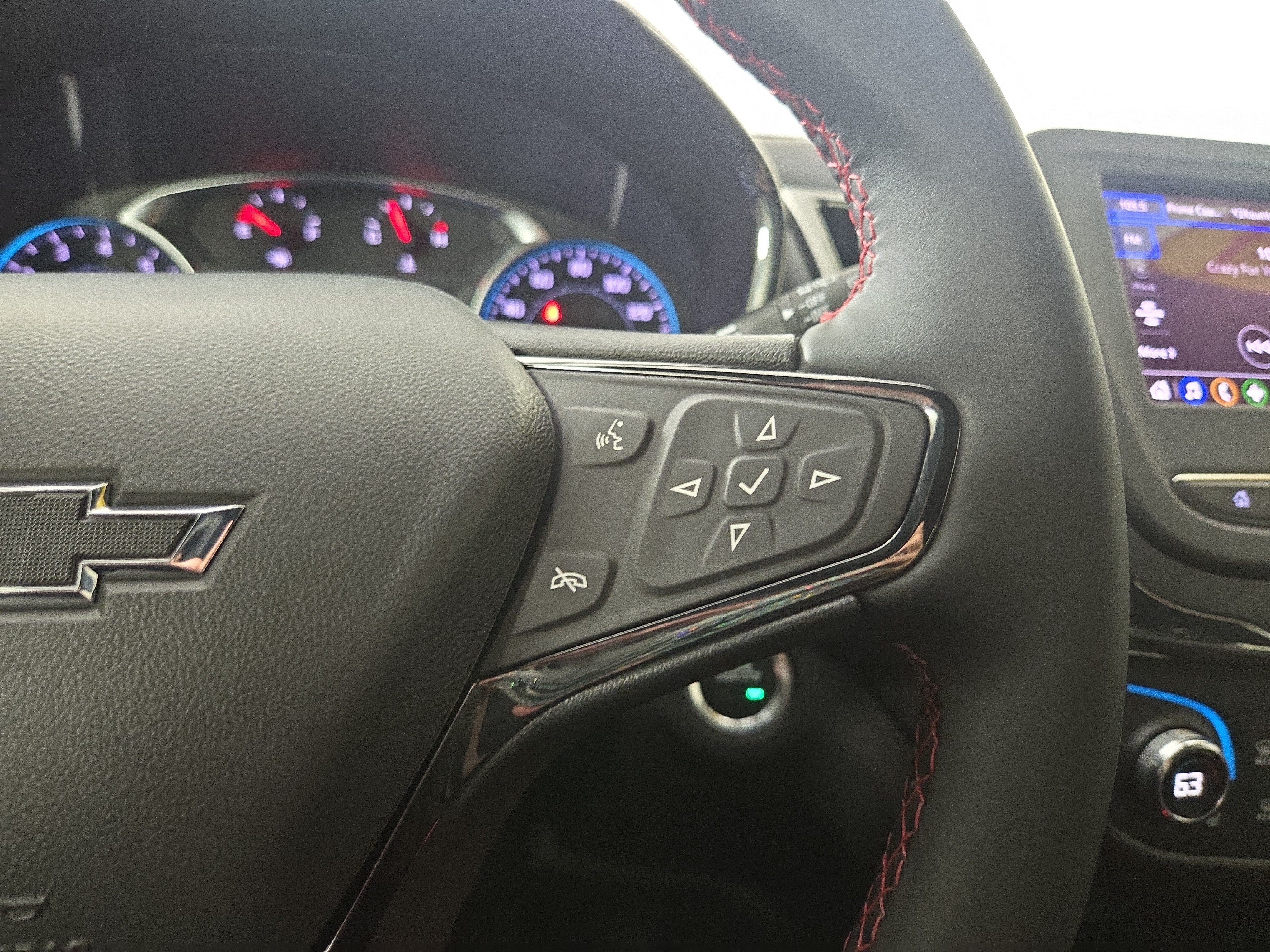 Certified 2024 Chevrolet Equinox RS FWD image 16