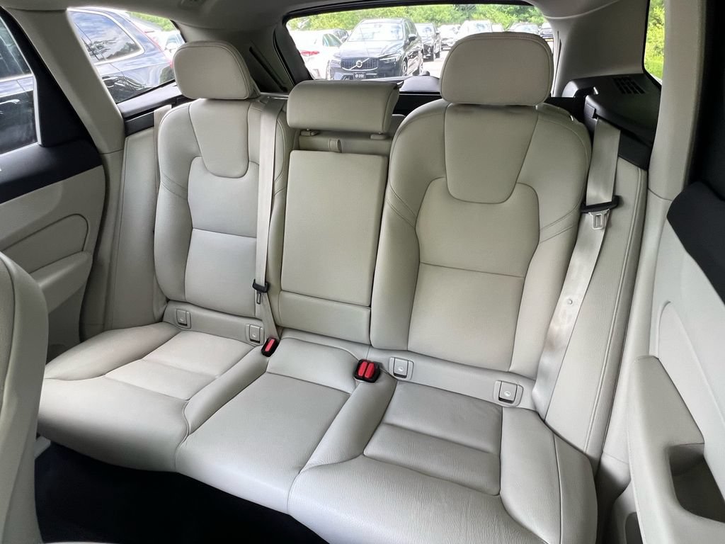 Certified 2023 Volvo XC60 B5 Plus w/ Climate Package AWD/4WD image 21