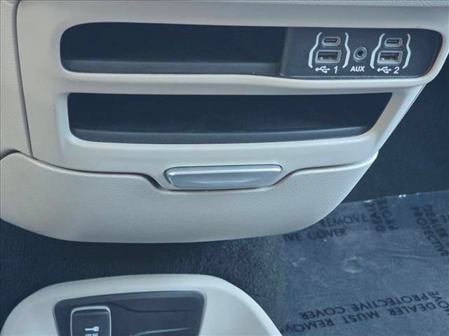 Used 2023 Chrysler Pacifica Touring-L FWD image 22