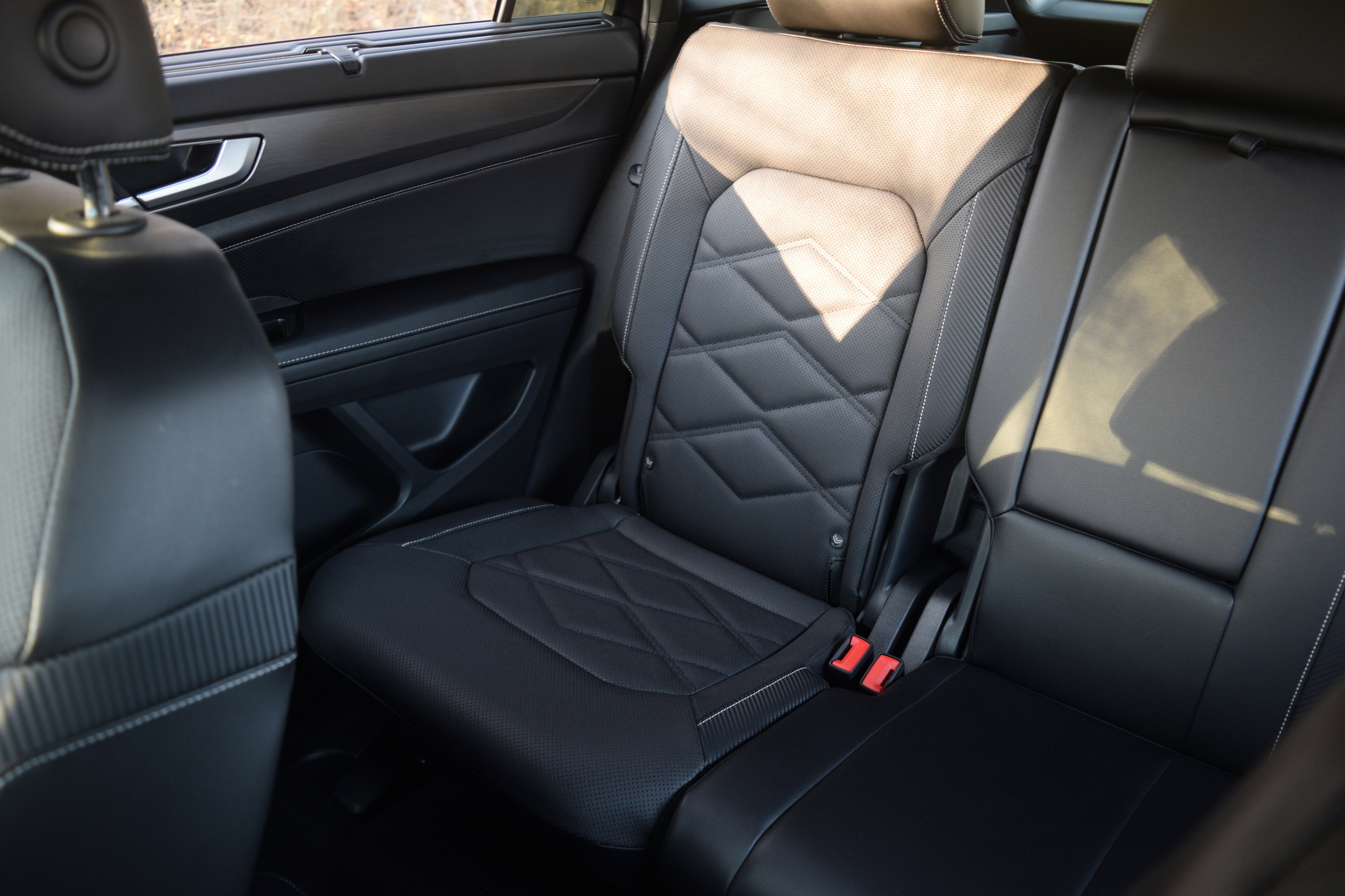 Used 2024 Volkswagen Atlas Cross Sport SE image 14